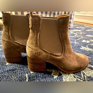 UGG Faye Stacked Heel Brown Suede Bootie Short Boot 9.5